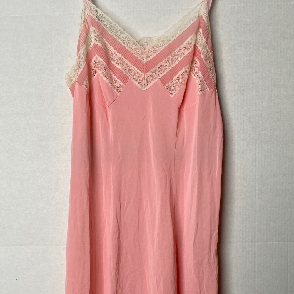 Lovely 1950s vintage slip size size 46